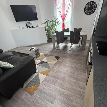 T2 Cosy Avec Vue - Proche Chateau De Boutheon